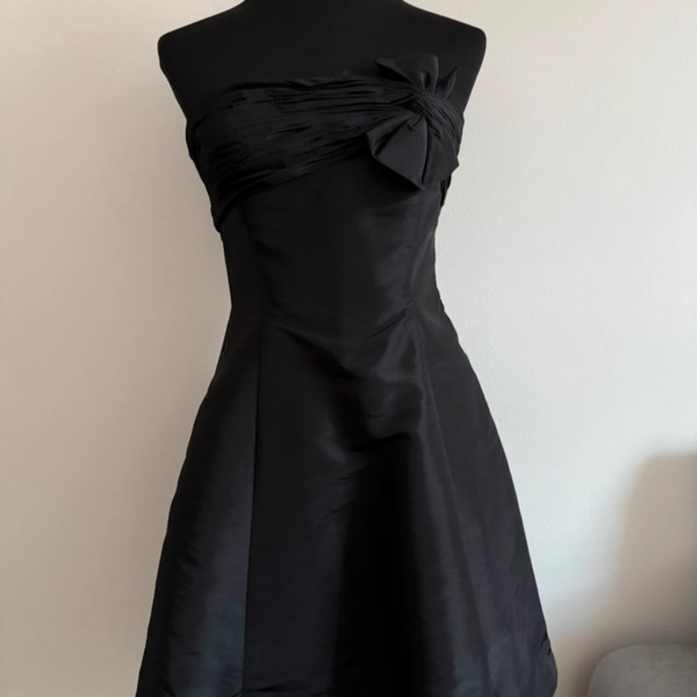 Elegant Black Strapless Dress